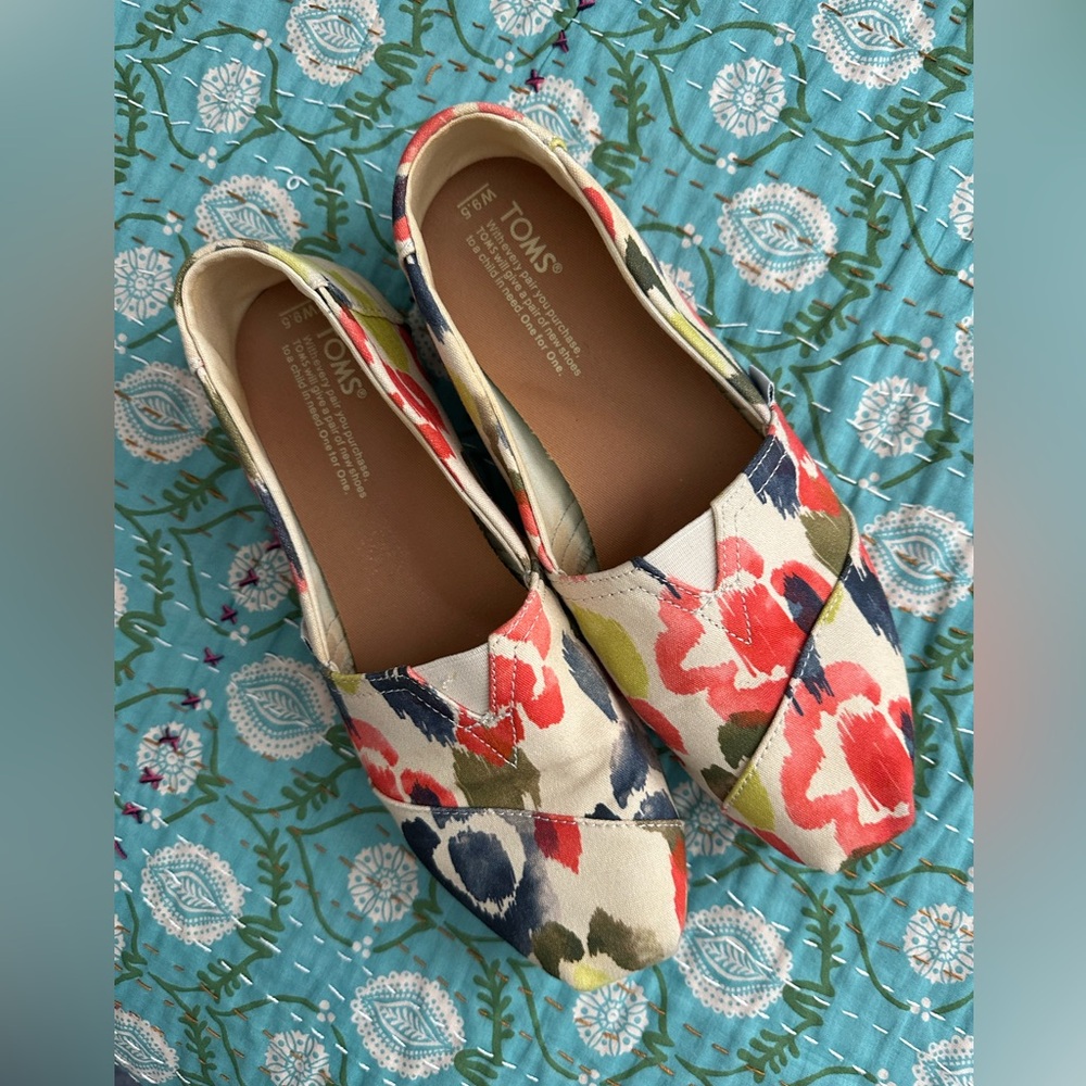TOMS Women's Canvas Flats - Red, Blue, Green Floral